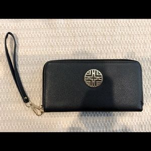 BOGO CLOSET SALE! Women’s Black Wristlet Wallet